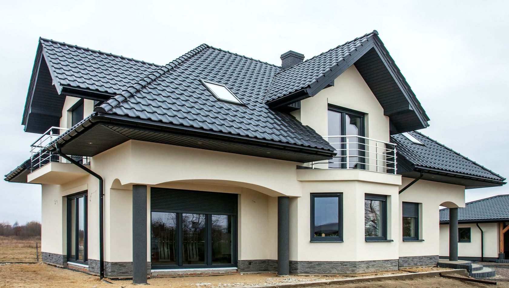 1679946621 mykaleidoscope ru p dom s korichnevoi krishei krasivo 59
